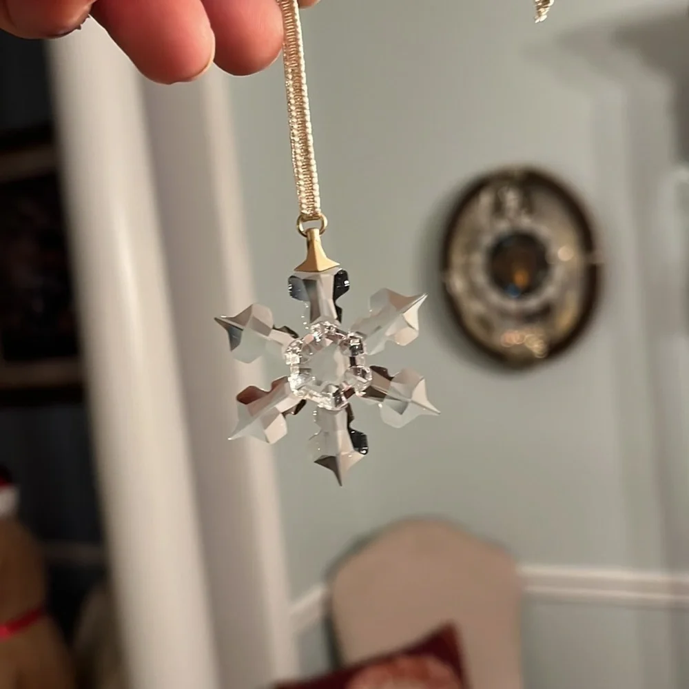 Brand New Swarovski White Crystal Little Snowflake Ornament Christmas Decoration